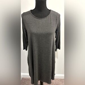 Agnes & Dora Charcoal Gray 3/4 Swing Tunic with Pockets- Size Medium